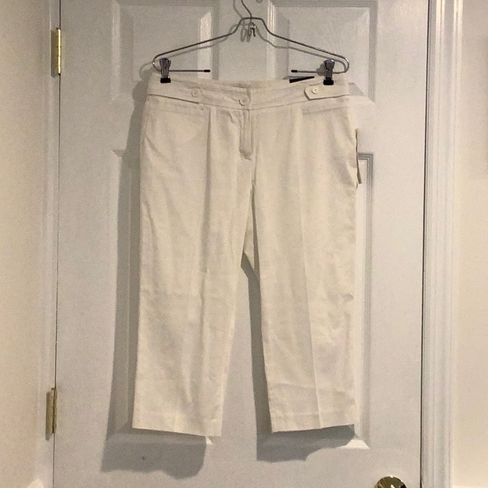 NWT LARRY LEVINE PETITE White Cropped Neutral Minimalist Capri Pants 8P